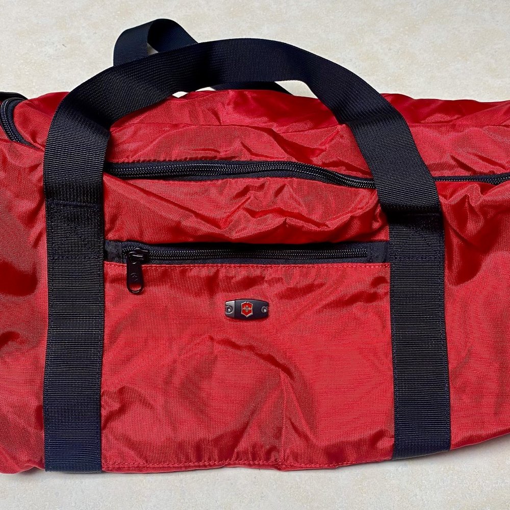 Victorinox Swiss Stowaway lightweight duffle bag